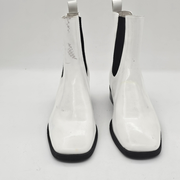 Jeffrey Campbell Emry Chelsea Boots Pointed Toe Side Panel White Leather Size 6 - Picture 3 of 16